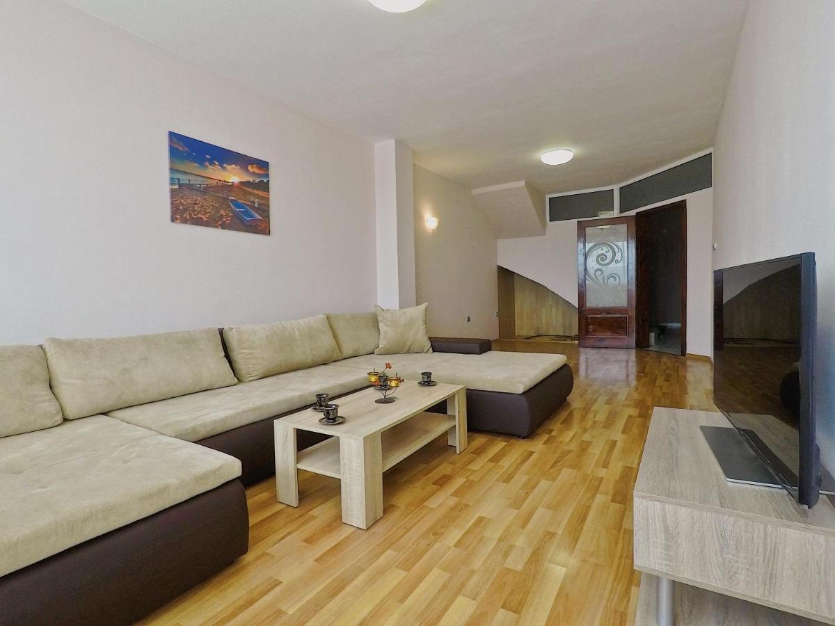 Spacious And Bright Maisonette Varna Center Exterior foto
