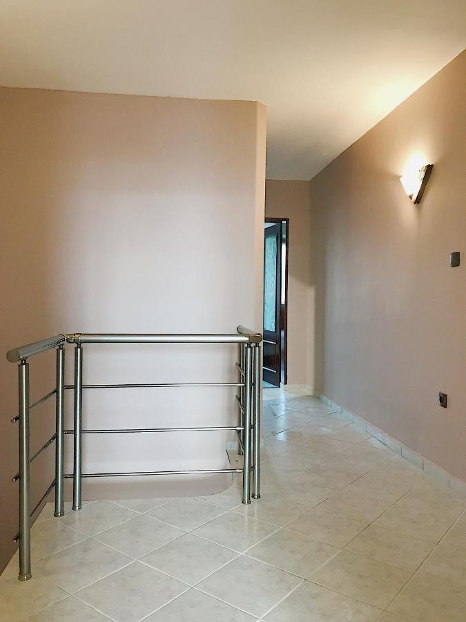 Spacious And Bright Maisonette Varna Center Exterior foto