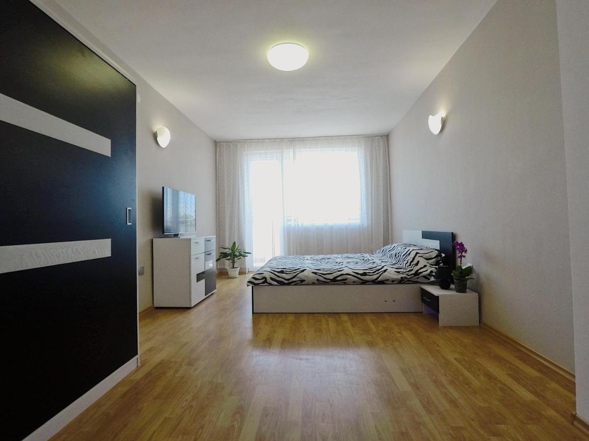 Spacious And Bright Maisonette Varna Center Exterior foto